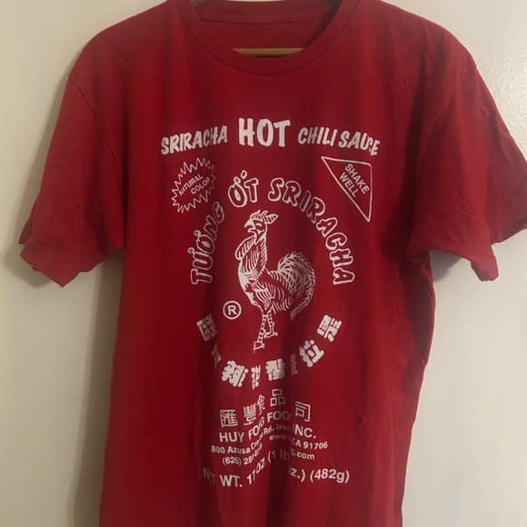 Official Sriracha Hot Chili Sauce Graphic Tee – Red, Size L - Picture 5 of 5